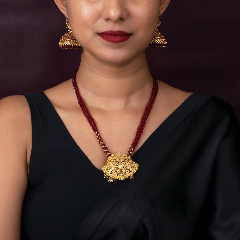 Gold Pendant Necklace